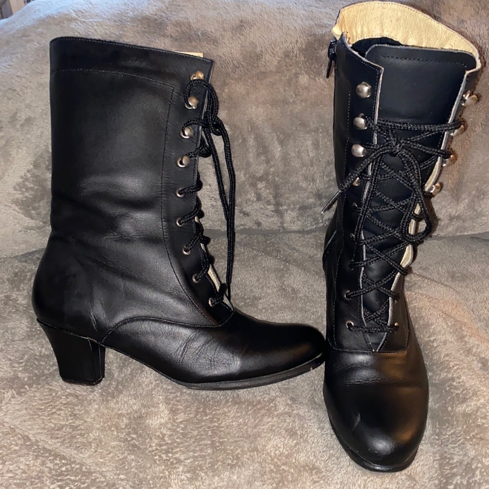 Black folklorico boots. Woman’s 7
